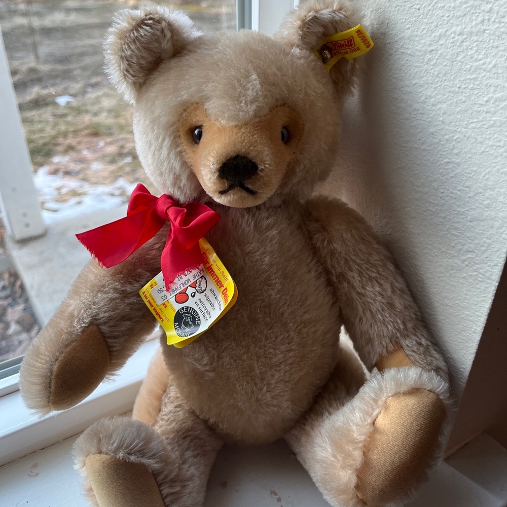Vintage Steiff Bear from Germany. 0201/36